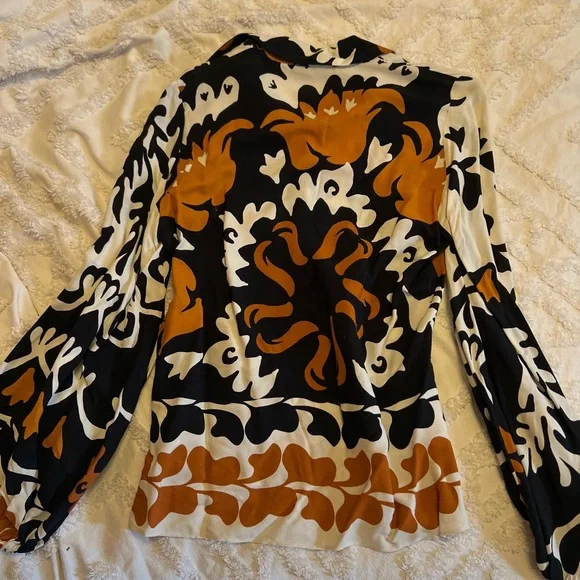 Zara Women's Black, White, and Brown Button Down Shirt - Picture 4 of 4